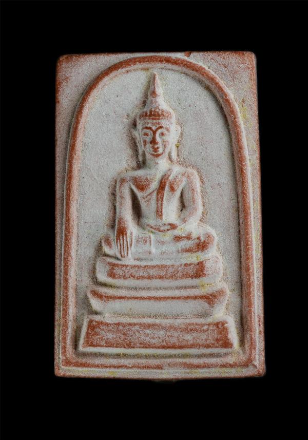 พระสมเด็จหลวงพ่อใหญ่ (โกศล สิรินฺธโร) พระเทพวราลังการ วัดสุทธจินดาวรวิหาร อ.เมือง จ.นครราชสีมา เนื้อผงพุทธคุณ ผงว่าน สีแดง ฝังตะกร [..] | https://kamulet.in.th