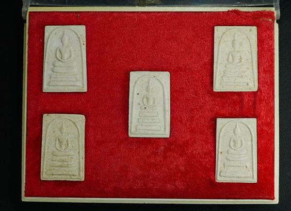 พระสมเด็จบางขุนพรหม 5พิมพ์นิยม พิธีใหญ่มหาพุทธภิเษกพระอุโบรถ วัดหงษ์รัตนาราม บางกอกใหญ่ กทม. ปี2536 พระดีปลุกเศกพิธีใหญ่ พระทำได้ส [..] | https://kamulet.in.th