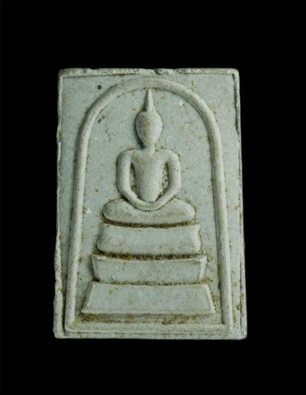 พระสมเด็จด้านหลังรูปเหมือนหลวงพ่อรวย จันทสิริ วัดท่าเรือ ในงานผูกพัทธสีมา วัดจำรุง อ.แกลง จ.ระยอง เนื้อผงพุทธคุณ ผงว่าน พระเก่าสวย [..] | https://kamulet.in.th