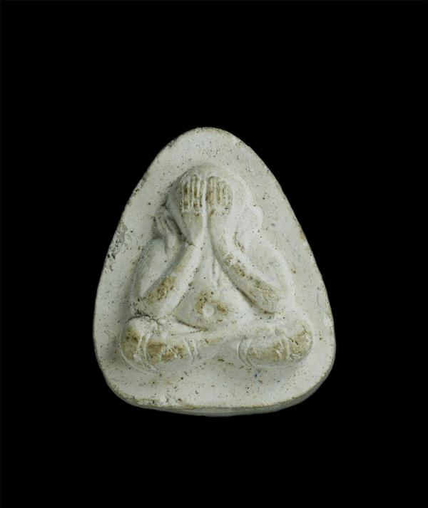 พระปิดตาเสาร์ 5 รุ่นลายเซ็นต์ หลวงปู่ม่น วัดเนินตามาก จ.ชลบุรี ปี2536 เนื้อผงพุทธคุณ ผงว่าน พระเก่าสวยพิธีดี พร้อมซ่องเดิม น่าสะสม | https://kamulet.in.th