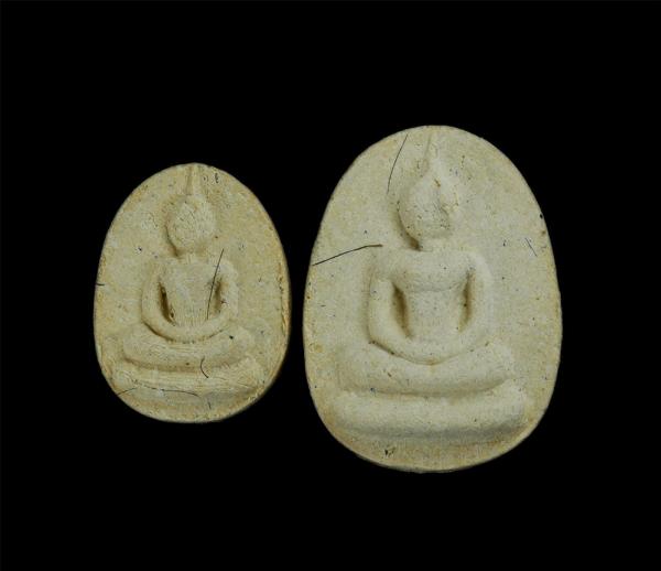 พระสมเด็จเม็ดบัว พระครูนาคดิตถ์คณาภิรักษ์ วัดโบสถ์ อ.ท่าช้าง จ.สิงห์บุรี อายุวัฒนมงคล 60 ปี พ.ศ.2553 พิมพ์เล็ก พิมพ์ใหญ่ เนื้อผงพุ [..] | https://kamulet.in.th