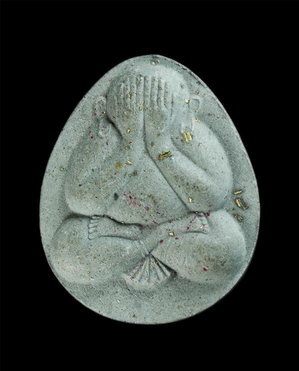 พระปิดตารุ่นเสาร์ห้า หลวงพ่อรวย วัดตะโก จ.พระนครศรีอยุธยา ปี2539 เนื้อผงใบลานโรยผงตะไบทอง | https://kamulet.in.th