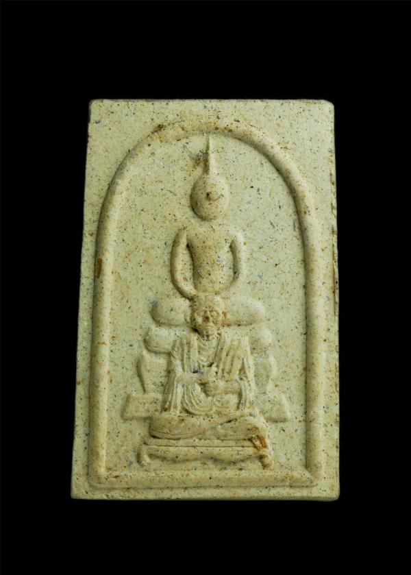 พระสมเด็จไตรวารีเนื้อผง รูปเหมือนสมเด็จพุฒาจารย์โต พรหมรังษี หลังตรีศูรย์ รุ่น 1 ระกาเสาร์5 ปี2536 พระปลัดไวพจน์ กตปุญฺโญ (พระครูว [..] | https://kamulet.in.th