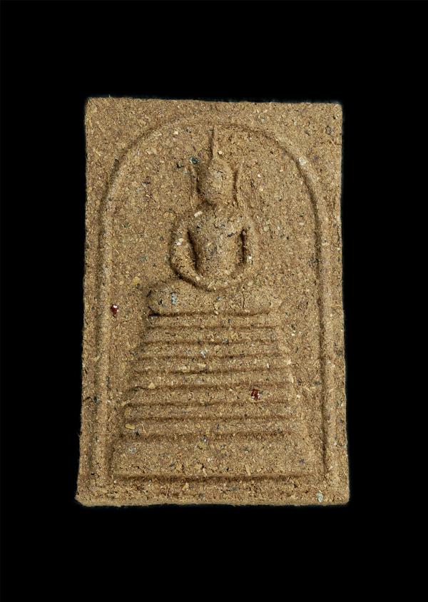 พระสมเด็จรุ่นแรก หลวงพ่อคำศรี(พระครูนพกิจโกศล) วัดหนองอีเห็น อ.ท่าม่วง จ.กาญจนบุรี หลังยันต์คู่ ปี2538 เนื้อผงพุทธคุณ ผสมว่าน มวลส [..] | https://kamulet.in.th