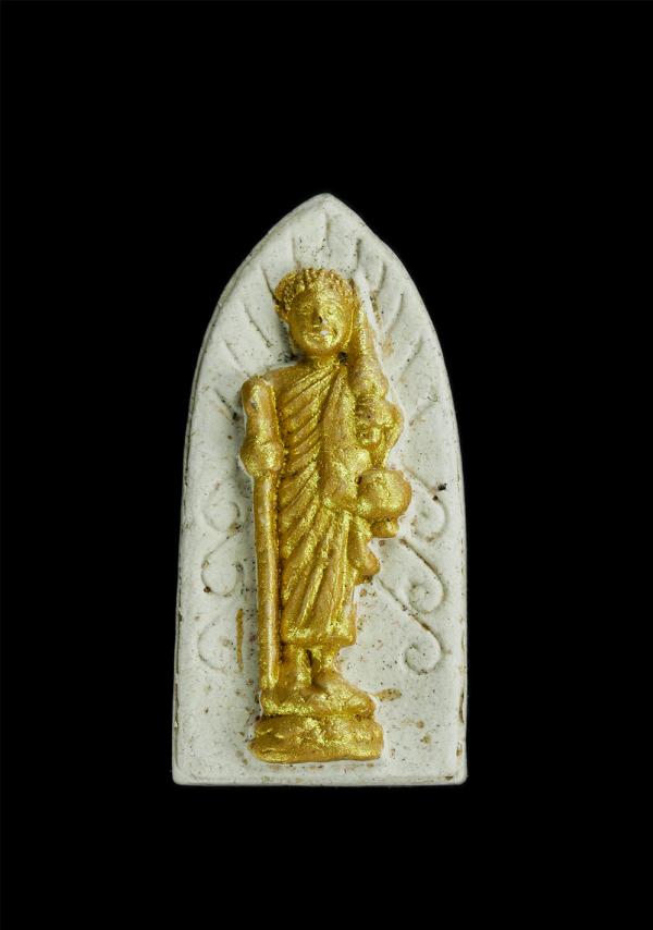 พระสีวลีมหาลาภ รุ่นกฐิน 56 วัดโป่งไผ่ อ.ศรีมหาโพธิ จ.ปราจีนบุรี เนื้อผงพุทธคุณ ทาทอง พร้อมกล่องเดิมๆ น่าเก็บสะสม (องค์ที่2) | https://kamulet.in.th