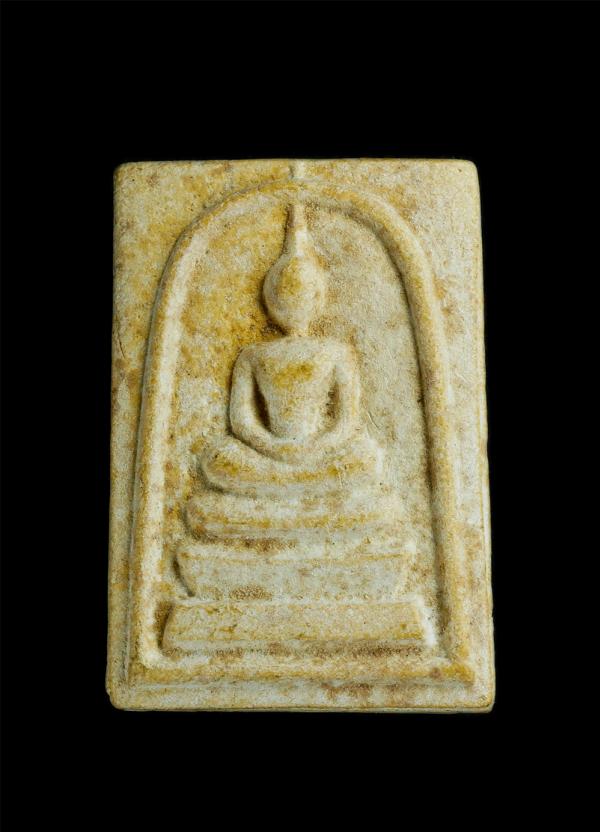 พระสมเด็จ พิมพ์เล็ก หลวงปู่หิน วัดหนองสนม อ.เมือง จ.ระยอง เนื้อผงพุทธคุณ ผงว่าน ออกสีเหลืออ่อน พระเก่าสวย มวลสารดี น่าเก็บสะสม ของ [..] | https://kamulet.in.th