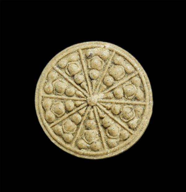 พระงบน้ำอ้อย พระเจ้า 10 พระองค์ หลวงปู่โทน กันตสีโล วัดเขาน้อยคีรีวัน อ.บ้านบึง จ.ชลบุรี ปี2551 เนื้อผงพุทธคุณ ผงว่าน(องค์ที่1) | https://kamulet.in.th