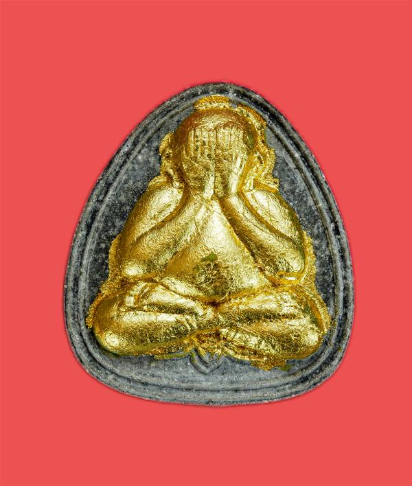 พระปิดตาบรรจุตะกรุดเมตตา รุ่นสุริยุปราคา ปี2538 หลวงพ่อสอน องค์นี้พิเศษปิดทองหน้าหลังหายาก หลวงพ่อสอน วัดศาลเจ้า จ.ปทุมธานี พระเกจ [..] | https://kamulet.in.th