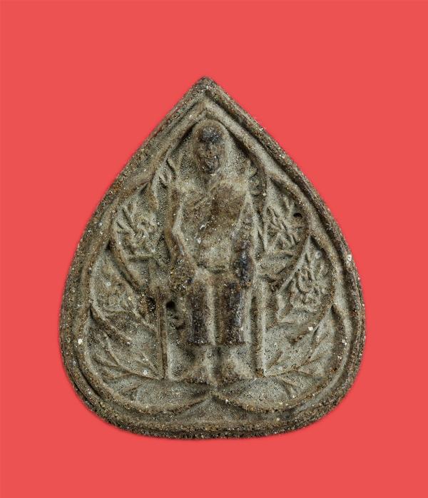 พระผงบรมครูเทพโลกอุดร หลวงปู่พระครูเทพโลกอุดร หลังหลวงปู่ทวดวัดช้างให้ วัดถ้ำพระธรรมมาสน์พลาราม ต.ชมพู อ.เนินมะปราง จ.พิษณุโลก เนื [..] | https://kamulet.in.th