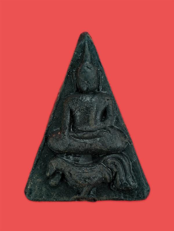 พระสมเด็จนางพญาขี่ไก่ หลวงพ่อทองดี อรุโณ วัดสุรศักดิ์มนตรี ต.เขาคันทรง อ.ศรีราชา จ.ชลบุรี ปี2546 เนื้อผงพุทธคุณ ผงว่าน ผงใบลาน(องค [..] | https://kamulet.in.th