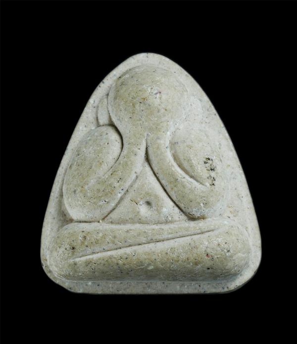 พระปิดตาหลวงพ่อสมคิด นันทิโย วัดบึงตาต้า อ.ปลวกแดง จ.ระยอง เนื้อผงพุทธคุณ ผงว่าน ตอกโค๊ต ดี | https://kamulet.in.th