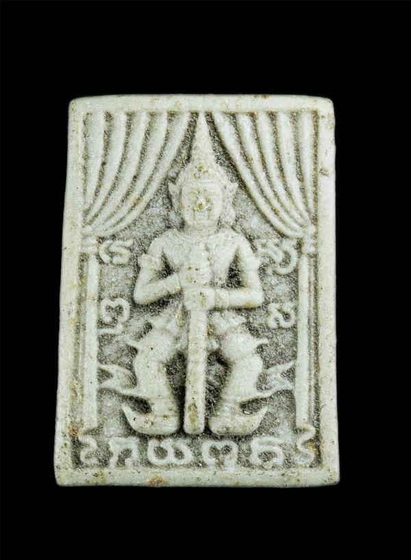 พระผงท้าวเวสสุวรรณ วัดใหญ่ชัยมงคล จ.อยุธยา เนื้อผงพุทธคุณ ผงว่าน ผสมเกศาพระเกจิอาจารย์ พระเก่าสวย มีโชคลาภเงินทอง | https://kamulet.in.th