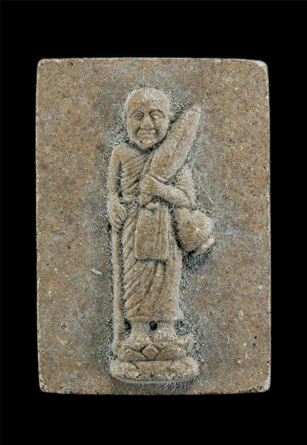 พระสิวลี เนื้อผงหลังมีอักษรย่อ ส.ร ยันต์พุฒซ้อน เป็นยันต์ที่ดีเข้มขัง ถือว่าเป็นมหายันต์สูงสุดสารพัดประโยชน์ สุดยอดพุทธคุณเด่นทุกท [..] | https://kamulet.in.th