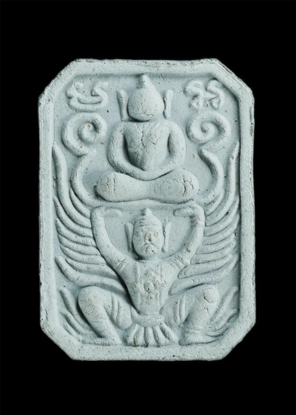 พระสมเด็จพิมพ์ทรงครุฑ รุ่นชนะเงิน ยันต์เกาะเพชร หลวงปู่มี เขมธัมโม(พระครูเกษมคณาภิบาล) วัดมารวิชัย จ.อยุธยา ปี2540 หลวงพ่อมี ศึกษา [..] | https://kamulet.in.th