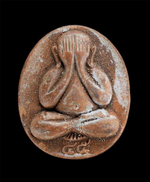 พระปิดตามหาลาภ ยันต์ตรีนิสิงเห รุ่นเดียว หลวงปู่บุญล้อม ยุตฺตธมฺโม วัดรังสิต จ.ปทุมธานี ที่ระลึกสร้างศาลาการเปรียน ปี2545 เนื้อผงพ [..] | https://kamulet.in.th