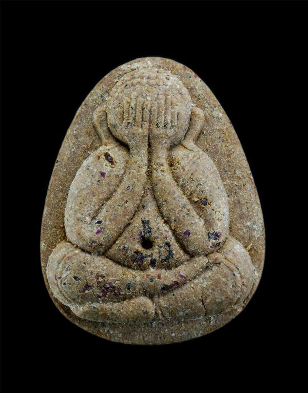 พระปิดตามหาลาภ รุ่น1 หลวงพ่อโฉม กตปุญโญ วัดห้วยนิยม(เขาคลองซอง) อ.ปลวกแดง จ.ระยอง ปี2537 เนื้อผงพุทธคุณ ผงว่าน ฝังพลอย เกศา พระเก่ [..] | https://kamulet.in.th