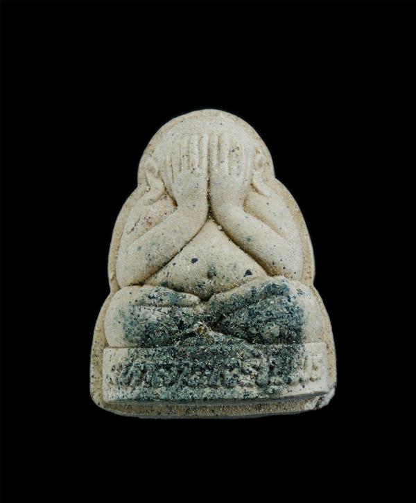 พระปิดตา มหาลาภเจริญพร โรยแร่ หลังยันต์ โคีต ท เนื้อผง โรงพลอย | https://kamulet.in.th