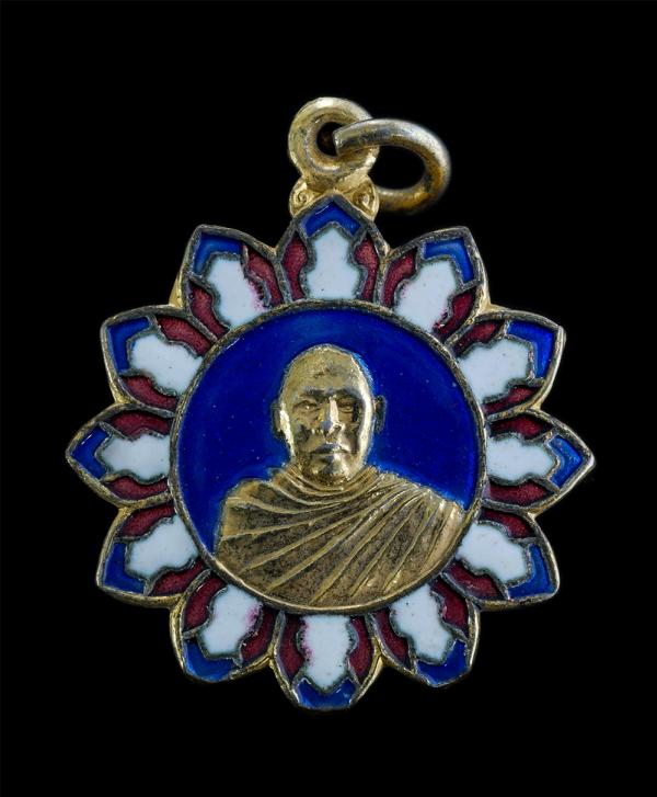 เหรียญเลื่อนสมณศักดิ์พัดยศ หลวงพ่อแทน คุตตสุทธิ(พระครูวิภัชสุทธิธรรม) วัดเกาะแก้ว ต.สากเหล็ก อ.เมือง จ.พิจิตร เนื้อกะไหล่ทองลงยา3ส [..] | https://kamulet.in.th