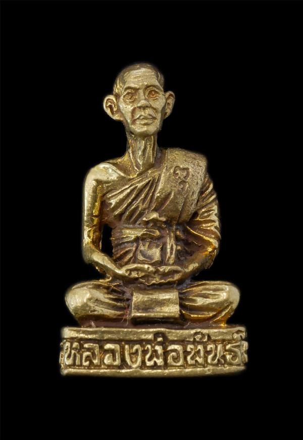 รูปหล่อหลวงพ่อพันธ์(พระครูวินัยสารคุณ) วัดศรีพรหมประสิทธิ์(วัดหนองจิก) อ.ทับคล้อ จ.พิจิตร รุ่นสร้างศาลาการเปรียญ เนื้อทองผสม พระเก [..] | https://kamulet.in.th