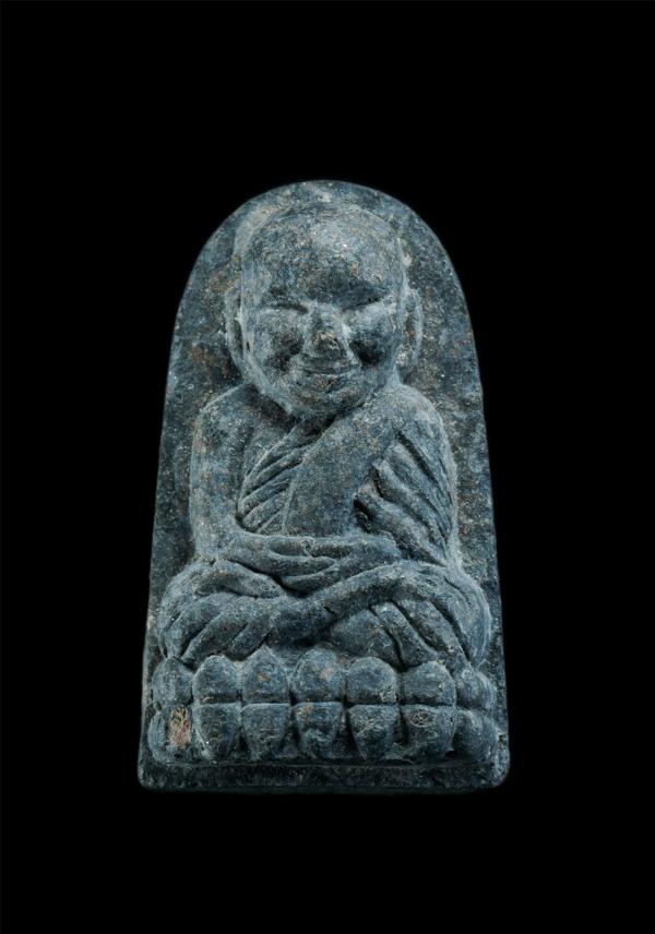 พระหลวงปู่ทวด พิมพ์พระรอดเนื้อว่านหลังยันต์ เสาร์5 ปี2553 วัดห้วยมงคล อ.หัวหิน จ.ประจวบคีรีขันธ์ เนื้อผงพุทธคุณ ผงว่าน | https://kamulet.in.th