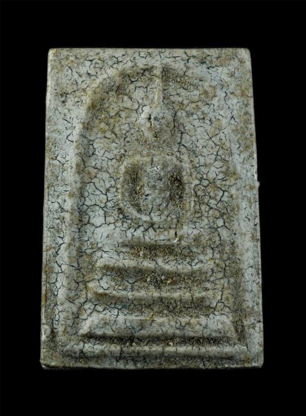 พระสมเด็จ วัดไก่จ้น จ.อยุธยา รุ่นสร้างอุโบสถ พ.ศ.2521 สร้างโดยหลวงพ่อลำภู รองเจ้าอาวาสวัดใหม่อมตรส ในขณะนั้น มวลสารสมเด็จบางขุนพรห [..] | https://kamulet.in.th