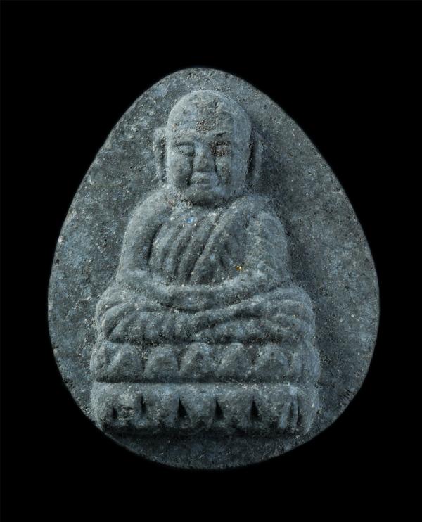 หลวงปู่ทวด เหยียบน้ำทะเลจืด เนื้อผงว่าน เสาร์๕ ปี2537 รุ่นสร้างศูนย์ศิลปาชีพ อ.โคกโพธิ์ จ.ปัตตานี อาจารย์นอง วัดทรายขาว จ.ปัตตานี  [..] | https://kamulet.in.th