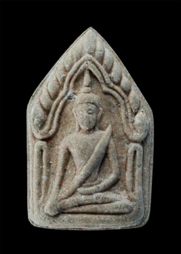 พระขุนแผนสะพายดาบ เนื้อผงพรายกุมาร ผสมสีฝึ้งเขียว หลวงปู่ทาบ นครปุญโญ วัดกระบกขึ้นผึ้ง อ.บ้านค่าย จ.ระยอง พ.ศ.2563 สร้างตามตำรา มว [..] | https://kamulet.in.th