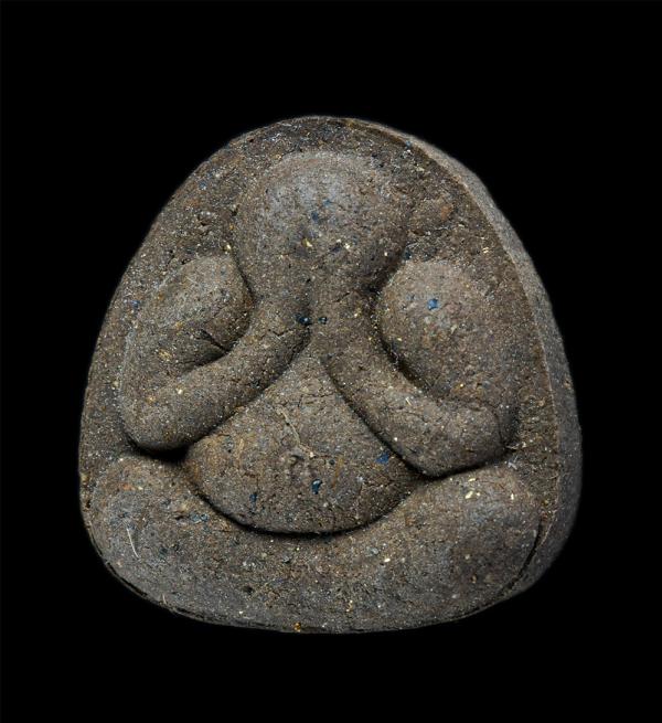 พระปิดตามหาลาภ หลวงปู่เกลี้ยง มนุญฺโญ (พระครูพิศิษฐชโลปการ) วัดเนินสุทธาวาส อ.เมือง จ.ชลบุรี ปี2545 เนื้อผงว่านมหามงคล ผสมเกศา ผงพ [..] | https://kamulet.in.th