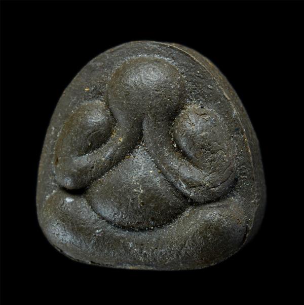 พระปิดตามหาลาภ หลวงปู่เกลี้ยง มนุญฺโญ (พระครูพิศิษฐชโลปการ) วัดเนินสุทธาวาส อ.เมือง จ.ชลบุรี ปี2545 เนื้อผงว่านมหามงคล ผสมเกศา ผงพ [..] | https://kamulet.in.th