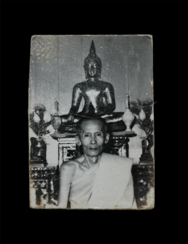 รูปถ่ายเก่าหลวงพ่อบุญ สารประสิทธิ์ วัดบางเกลือ วัดบางเกลือ อ.บางปะกง จ.ฉะเชิงเทรา หลังปั้มยันต์ รูปเก่าสวย สร้างน้อย หายาก | https://kamulet.in.th