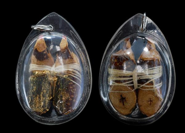 สาลิกายอดรัก ญาคูหลวงปู่ยะ สมบัติเจริญ วัดบ้านสมบัติเจริญ ต.กุดโบสถ์ อ.เสิงสาง จ.นครราชสีมา นกสาริกา พุทธคุณเด่นด้านเมตตามหานิยม ป [..] | https://kamulet.in.th