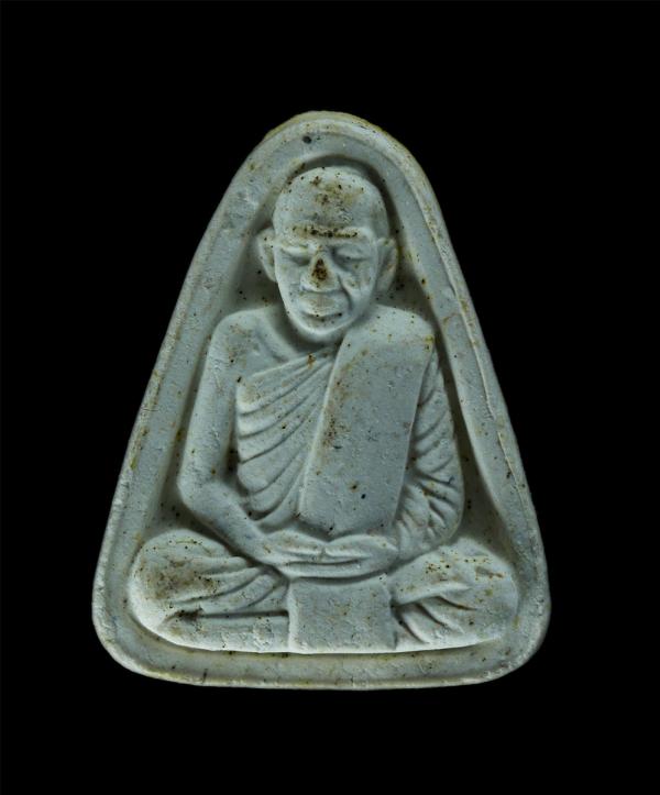 พระผงรูปเหมือน หลวงพ่อเปิ้น ปภาโส (พระครูเปิ้นพุทธสรเถร) วัดบ้านเก่า อ.พานทอง จ.ชลบุรี งานผูกพัทธสีมา ปี2537 เนื้อผงพุทธคุณ ผงว่าน [..] | https://kamulet.in.th