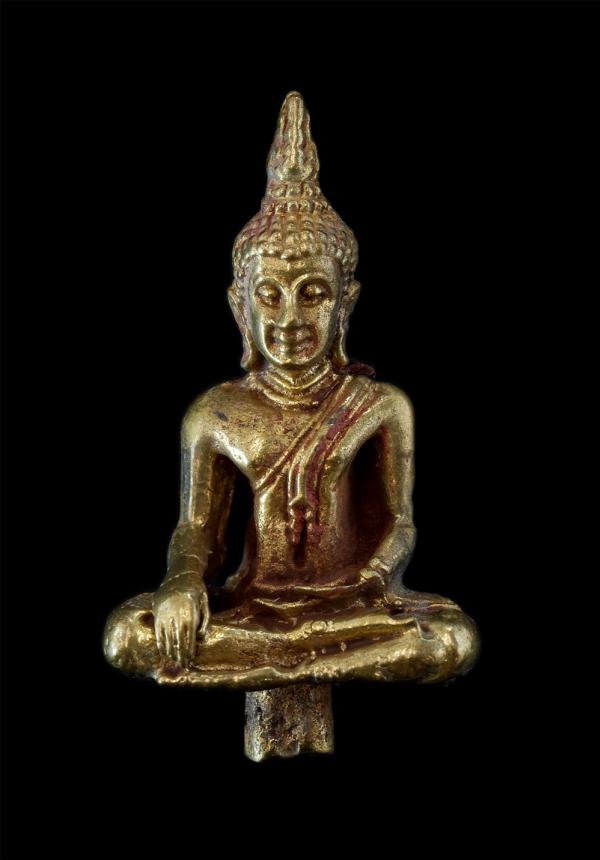 พระยอดธง รับเสด็จ รุ่น1 หลวงพ่อคูณ ปริสุทโธ วัดบ้านไร่ จ.นครราชสีมา อายุวัฒนมงคล 72 ปี พ.ศ. 2537ิ พระเนื้อทองผสม ทองระฆัง พระเก่าส [..] | https://kamulet.in.th