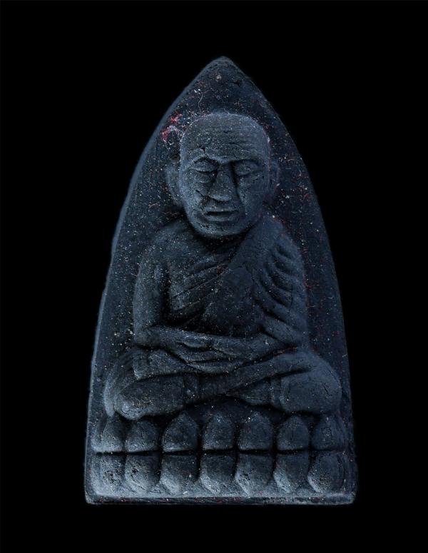 ่หลวงปู่ทวดเหยียบน้ำทะเลจืด หลังยันต์นะเฉลียวเพชร หลวงปู่ทิม วัดพระขาว จ.อยุธยา ปลุกเสกเสาร์ ๕ พ.ศ.2519 รุ่นแจกกรรมการ เนื้อผงพุทธ [..] | https://kamulet.in.th