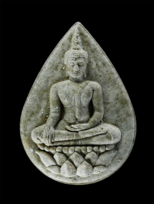 หลวงพ่อทองคำทรงกลีบบัว ปี2554 เจ้าคุณธงชัย (พระธรรมภาวนาวิกรม)วัดไตรมิตรวิทยาราม ถ. เจริญกรุง แขวงตลาดน้อย เขตสัมพันธวงศ์ กรุงเทพม [..] | https://kamulet.in.th