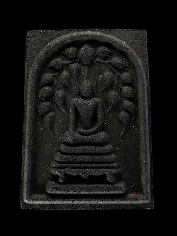 พระสมเด็จปรกโพธิ์ หลวงพ่อแดงราชมงคล รุ่น มหาเบญจมงคล(มหามงคล) วัดสระสี่เหลี่ยม จ.นครปฐม เนื้อผงพุทธคุณ ผงว่าน ผงใบลาน พระเก่าสวย ม [..] | https://kamulet.in.th