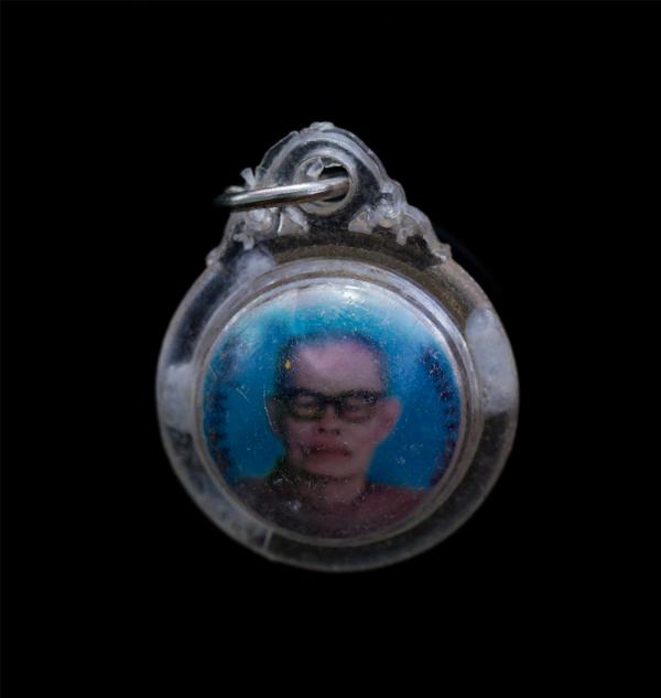 ลูกอมปิดทอง หลวงพ่อศรี(พระครูศรีพนัสนิคม) วัดใหม่นาวังหิน อ.พนัสนิคม จ.ชลบุรี | https://kamulet.in.th