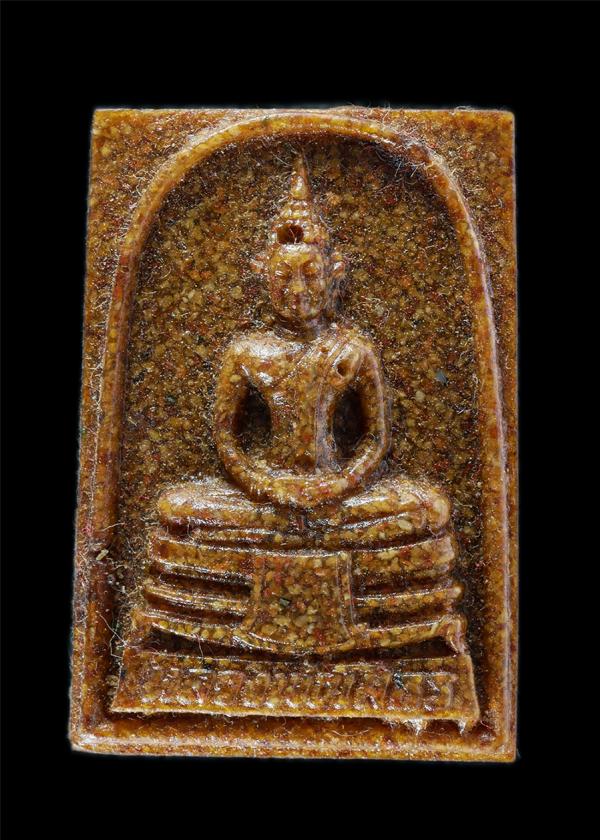 หลวงพ่อโสธร เนื้อกระเบื้องหลังคาโบสถ์(หลังเก่า) วัดโสธรวรารามวรวิหาร จ.ฉะเชิงเทรา ปี2537 ได้มีการนำมวลสารมงคล 3 ชนิด จากองค์หลวงพ่ [..] | https://kamulet.in.th