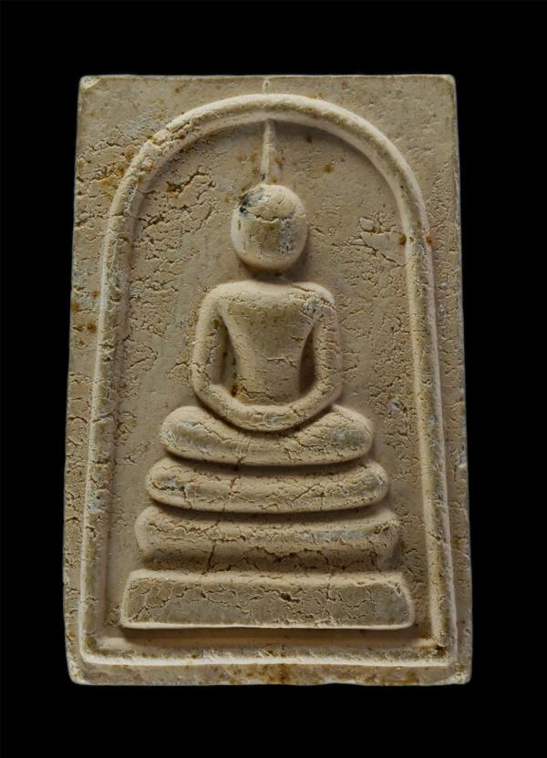 พระสมเด็จหลังเลขไทย รุ่นอนุสรณ์ 135ปี วัดระฆัง ปี2538 เนื้อผงพุทธคุณ ผงว่าน ผงเก่าพระสมเด็จ | https://kamulet.in.th