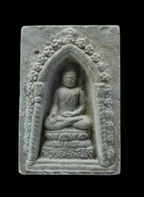 พระผงหลวงพ่อทันใจ หลังยันต์เจ้าคุณนร วัดเกาะลอย ต.ศรีราชา อ.ศรีราชา จ.ชลบุรี เนื้อผงพุทธคุณ | https://kamulet.in.th