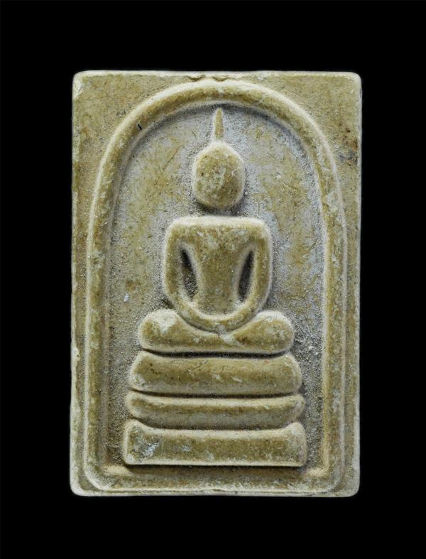 พระสมเด็จ ที่ระลึกงานผูกพัทธสีมาปิดทองฝังลูกนิมิต วัดจำปาทอง ต.กระสัง อ.เมือง จ.บุรีรัมย์ ปี2554 เนื้อผงพุทธคุณ | https://kamulet.in.th