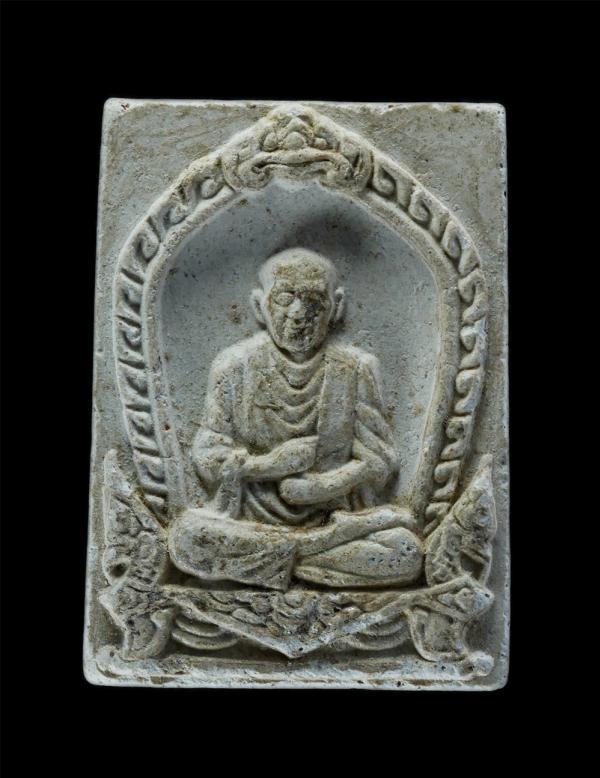 พระผงพิมพ์เสมา สมเด็จพุฒาจารย์ โต พรหมรังสี หลังยันต์ดวง สมเด็จโต วัดพระแก้วดอนเต้าสุขาราม จ.ลำปาง เนื้อผงพุทธคุณ ผงว่าน พระเก่าสว [..] | https://kamulet.in.th