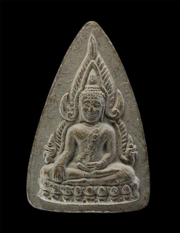 พระพุทธชินราช วัดบ้านเหมือง อ.ศรีนคร จ.สุโขทัย เนื้อผงพุทธคุณ เนื้อว่าน พระเก่าสวย มวลสารดี น่าเก็บสะสมบูชา | https://kamulet.in.th