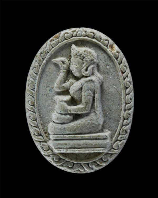 แม่นางกวัก กวักเงิน กวักทอง หลวงปู่สด วัดถ้ำหุบภู จ.กาญจนบุรี เนื้อผงพุทธคุณ ผงว่าน พระเก่าสวย มวลสารดี | https://kamulet.in.th