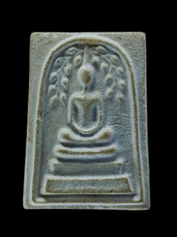 พระสมเด็จปรกโพธิ์ หลับเรียบ เนื้อผงเก่าสวย | https://kamulet.in.th