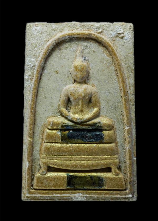 พระสมเด็จ ชินบัญชร พิมพ์พระประทาน หลังเรียบ หลวงพ่อส่วน ปริมุติโต วัดหนองคล้า อำเภอศรีราชา จังหวัดชลบุรี สร้างปี 2558 เนื้อผงพุทุธ [..] | https://kamulet.in.th