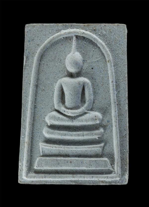 พระสมเด็จ รุ่นยกช่อฟ้า รุ่น1 วัดหัวโป่ง ต.หนองอ้อ อ.บ้านโป่ง จ.ราชบุรี ปี2537 เนื้อผงพุทธคุณ ผงว่าน พระเก่าสวย มวลสารดี พิธีใหญ่ พ [..] | https://kamulet.in.th