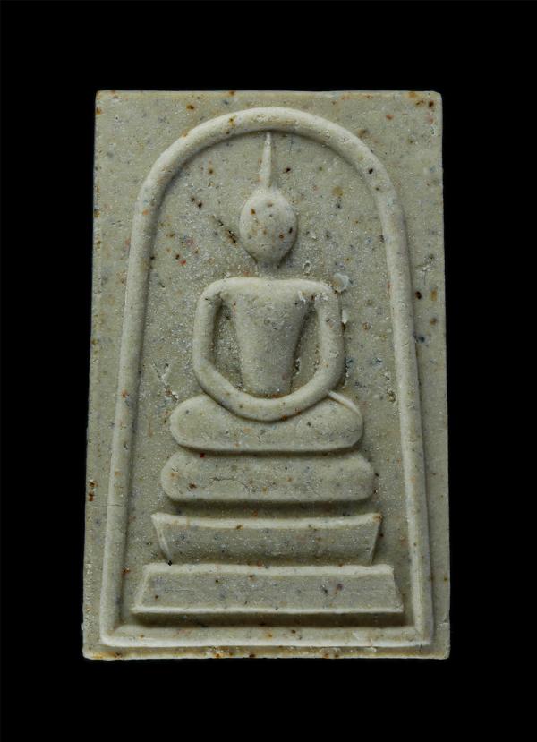 พระสมเด็จมหาบารมี พระธรรมนูญทหารเรือ หลวงปู่ม่น วัดเนินตามาก จ.ชลบุรี ปี 2537 เนื้อผงพุทธคุณ ผงว่าน พระเก่าสวย มวลสารดี พิธีใหญ่ พ [..] | https://kamulet.in.th