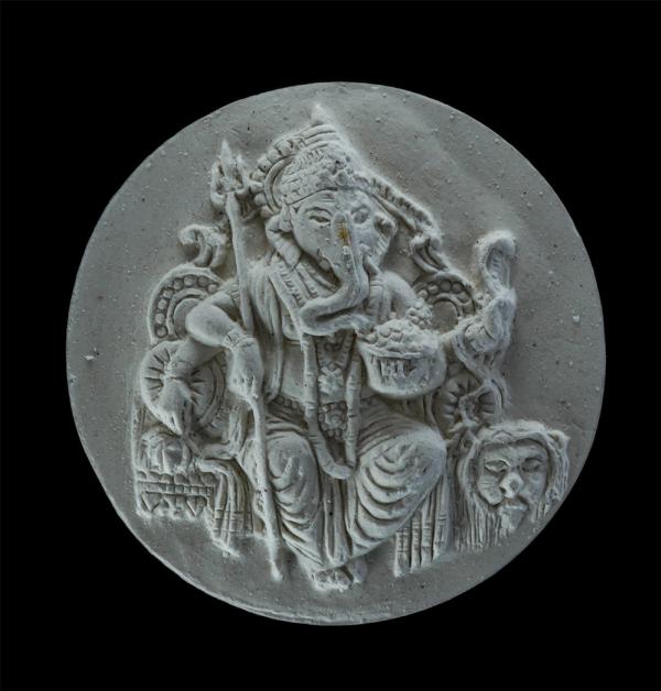 พระพิฆเนศ หลังยันต์โอม เทพเจ้าแห่งความสำเร็จ เนื้อผงพุทธคุณ พระเก่า พิมพ์สวย | https://kamulet.in.th