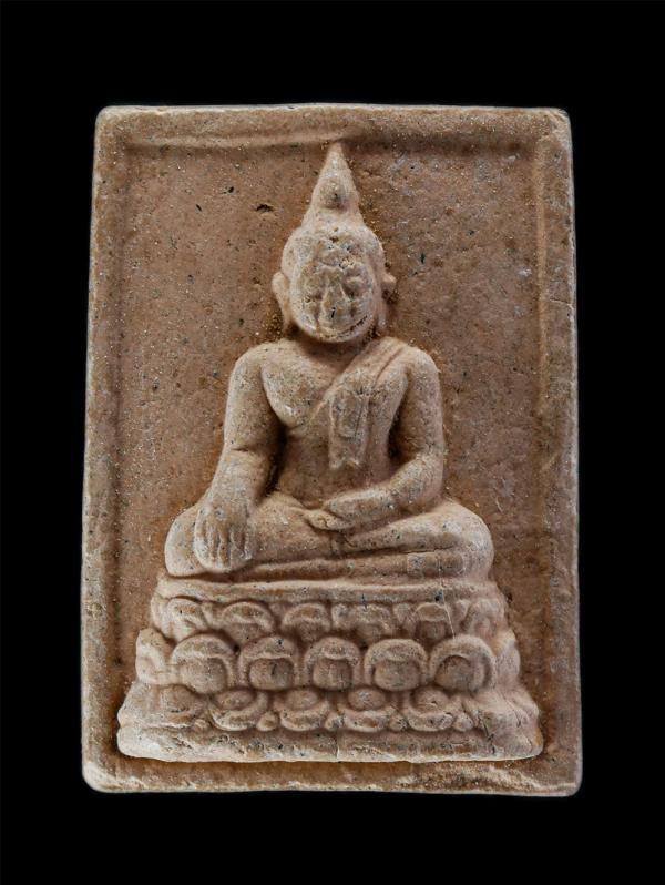 พระผงพระประทาน หลวงปู่หุ่น วัดบางผึ้ง จ.ฉะเชิงเทรา ปี2554 เนื้อผงพุทธคุณ ผงว่าน | https://kamulet.in.th